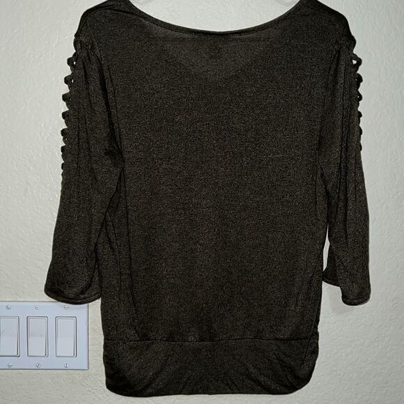 BY & BY GREEN LADIES TOP- SIZE LARGE- NWOTS - Picture 2 of 4